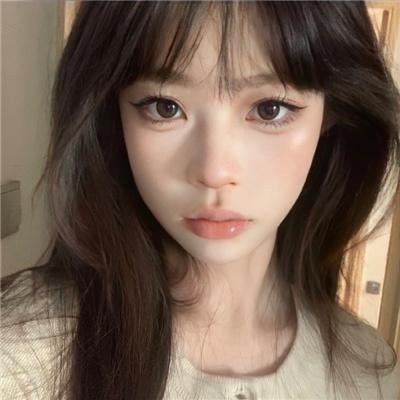 走投无路的原偶像，选择与完全陌生的大叔一起生活