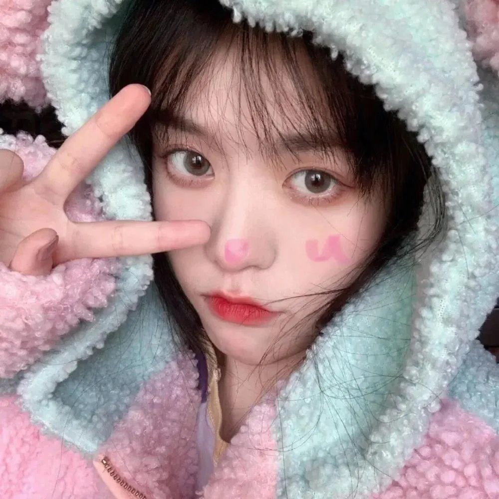 芍药花开火光中的芍药花